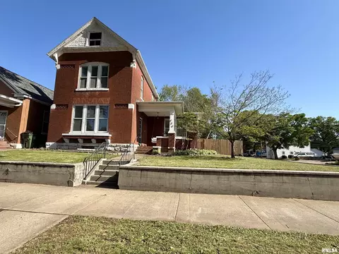 1329 Spring St, Quincy, IL 62301