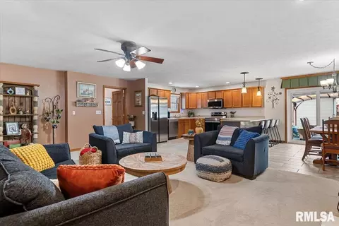 Other - 2429 Glencoe St, Springfield, IL 62704 photo 1 of 21