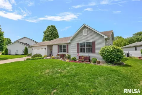 Exterior - 2429 Glencoe St, Springfield, IL 62704 photo 2 of 7