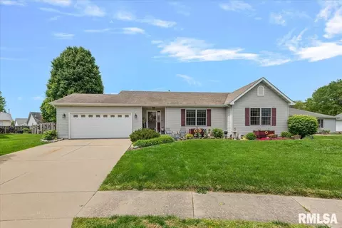 2429 Glencoe St, Springfield, IL 62704