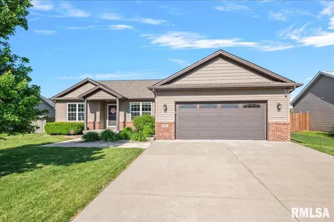 1811 Prairie Vista Dr, Chatham, IL 62629