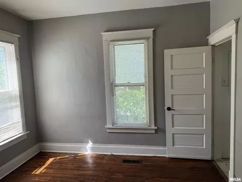 Bedroom - 1733 S Spring St, Springfield, IL 62704 photo 6 of 8