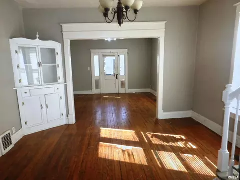 Living - 1733 S Spring St, Springfield, IL 62704 photo 2 of 2