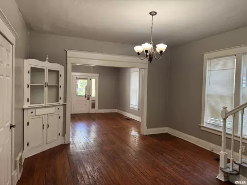 Living - 1733 S Spring St, Springfield, IL 62704 photo 4 of 4