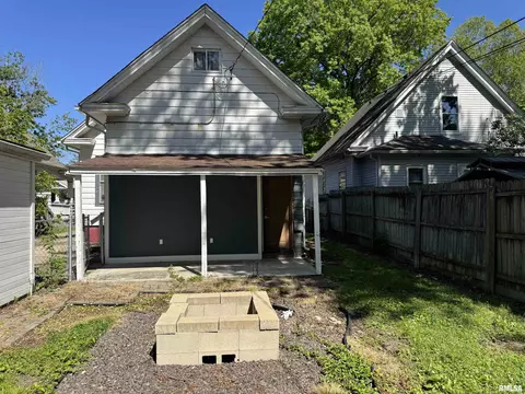 Exterior - 1733 S Spring St, Springfield, IL 62704 photo 3 of 4