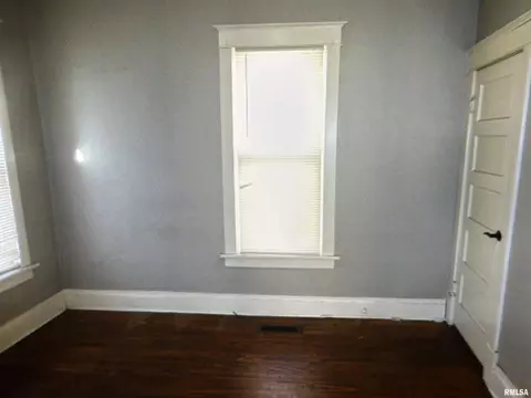 Bedroom - 1733 S Spring St, Springfield, IL 62704 photo 4 of 6