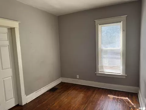 Bedroom - 1733 S Spring St, Springfield, IL 62704 photo 4 of 8
