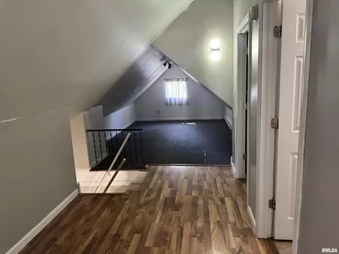 Entry Way - 1733 S Spring St, Springfield, IL 62704 photo 6 of 7