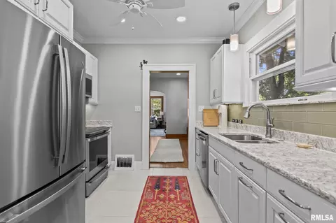 Kitchen - 1807 S Park Ave, Springfield, IL 62704 photo 1 of 5