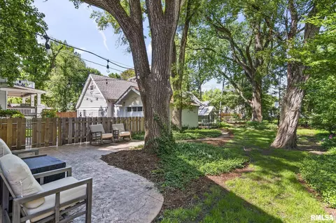 Exterior - 1807 S Park Ave, Springfield, IL 62704 photo 4 of 6