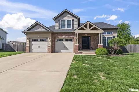1613 Chriswell Gardens St, Chatham, IL 62629