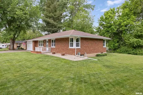 1300 Curtis Creek Rd, Quincy, IL 62301