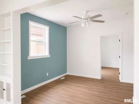Living - 330 S State St, Springfield, IL 62704 photo 4 of 4