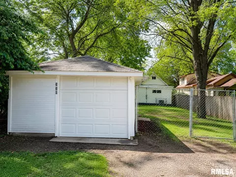 Exterior - 330 S State St, Springfield, IL 62704 photo 7 of 7