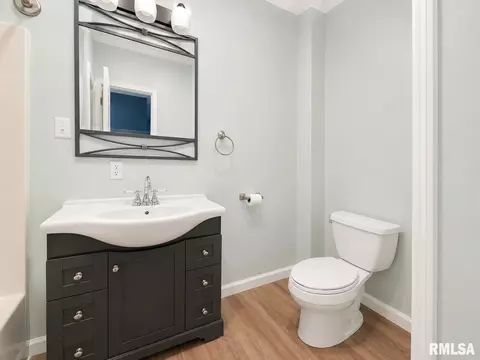 Bath - 330 S State St, Springfield, IL 62704 photo 2 of 3
