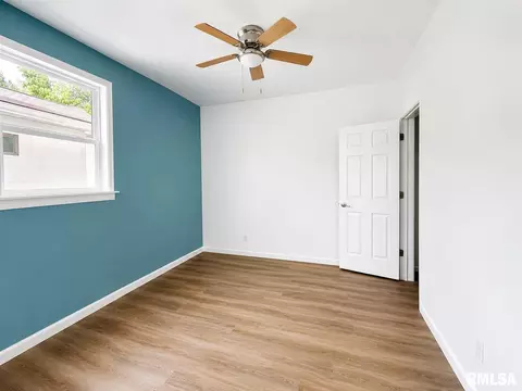 Bedroom - 330 S State St, Springfield, IL 62704 photo 4 of 9