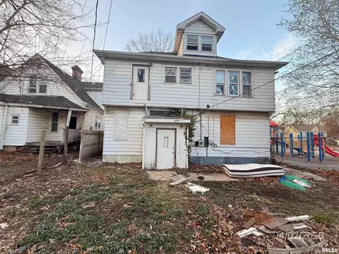 Exterior - 932 W Edwards St, Springfield, IL 62704 photo 2 of 2