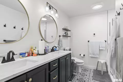 Bath - 2705 Johnathan Pl, Springfield, IL 62711 photo 1 of 4