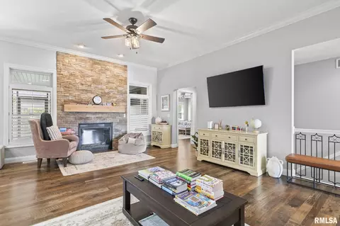 Living - 2705 Johnathan Pl, Springfield, IL 62711 photo 1 of 1