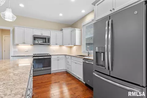Kitchen - 3901 Waterstone Way, Springfield, IL 62711 photo 3 of 3