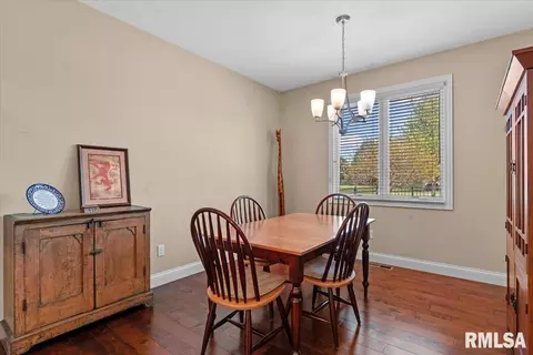 Dining - 3901 Waterstone Way, Springfield, IL 62711 photo 1 of 2