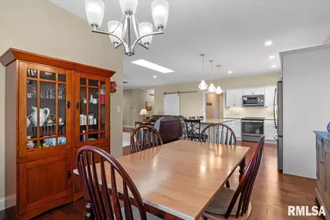 Dining - 3901 Waterstone Way, Springfield, IL 62711 photo 2 of 2