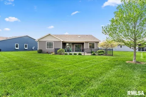 Exterior - 3901 Waterstone Way, Springfield, IL 62711 photo 7 of 12