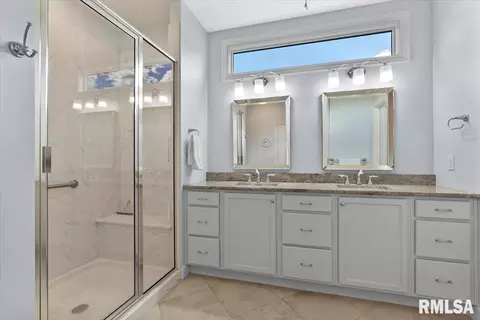 Bath - 3901 Waterstone Way, Springfield, IL 62711 photo 2 of 3