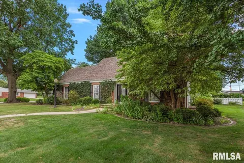 600 Samuel St, Taylorville, IL 62568