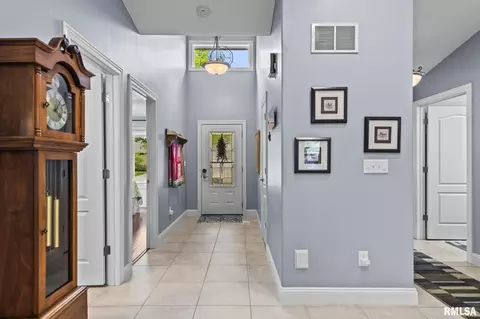 Entry Way - 4102 Highbury Dr, Springfield, IL 62711 photo 1 of 2