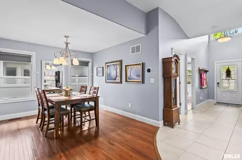Entry Way - 4102 Highbury Dr, Springfield, IL 62711 photo 2 of 2