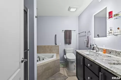 Bath - 4102 Highbury Dr, Springfield, IL 62711 photo 1 of 3