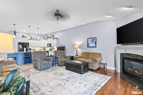 Living - 4102 Highbury Dr, Springfield, IL 62711 photo 2 of 2