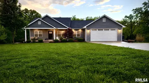 514 S Barn Hollow Dr, Athens, IL 62613