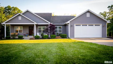 514 S Barn Hollow Dr, Athens, IL 62613