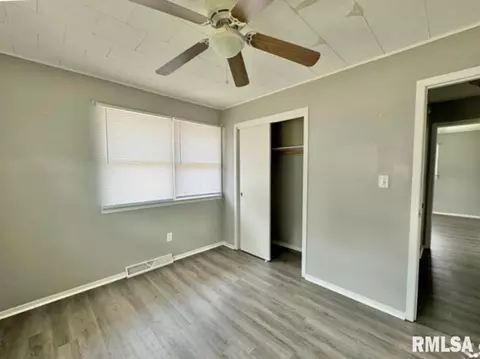 Bedroom - 629 W Washington St, Springfield, IL 62702 photo 1 of 1