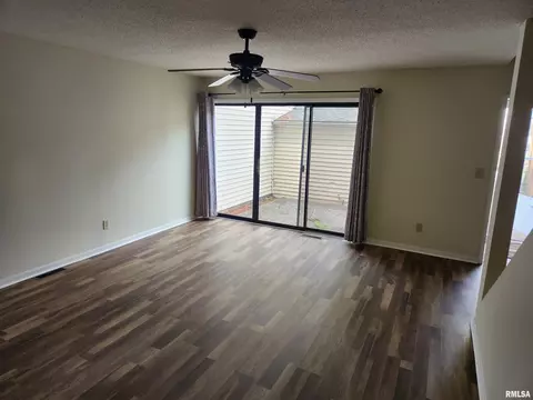 Living - 22 Country Pl, Springfield, IL 62703 photo 2 of 3