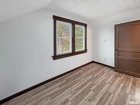 Bedroom - 109 E North St, Mount Sterling, IL 62353 photo 8 of 9