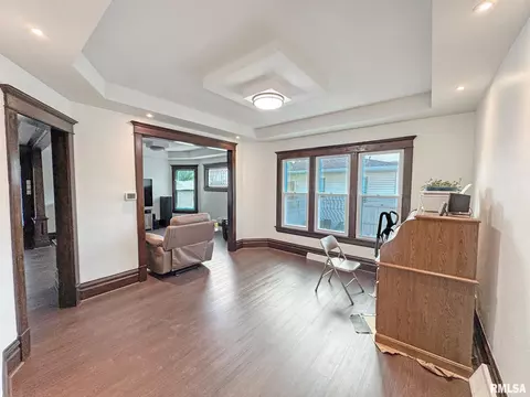 Living - 109 E North St, Mount Sterling, IL 62353 photo 4 of 4