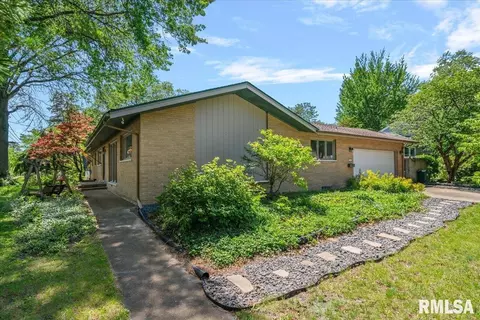 1900 Parkview Dr, Springfield, IL 62704 photo 2