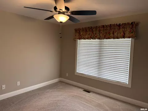 Bedroom - 1508 Dearborn St, Springfield, IL 62711 photo 6 of 7