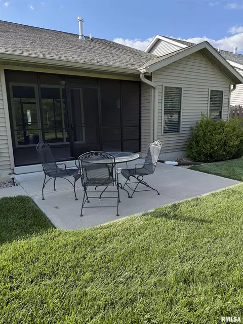 Exterior - 1508 Dearborn St, Springfield, IL 62711 photo 1 of 2