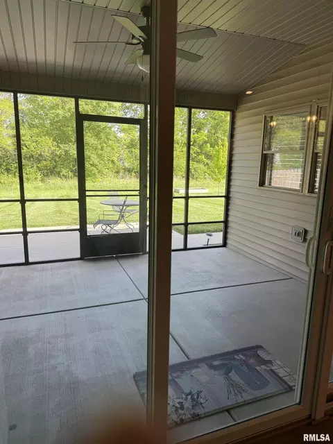 Exterior - 1508 Dearborn St, Springfield, IL 62711 photo 2 of 2