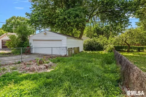 Exterior - 2333 Yale Blvd, Springfield, IL 62703 photo 8 of 8