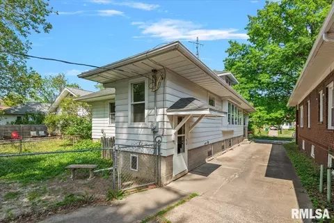 Exterior - 2333 Yale Blvd, Springfield, IL 62703 photo 5 of 8