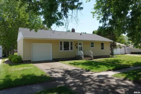 1465 Florence Ave, Galesburg, IL 61401