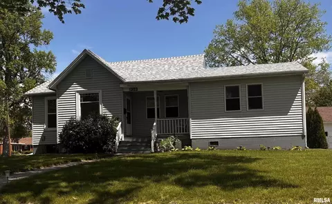 1303 N Kellogg St, Galesburg, IL 61401