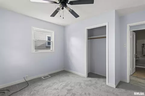 Bedroom - 2127 Grandview Ave, Springfield, IL 62702 photo 2 of 7
