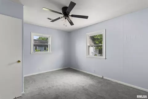 Bedroom - 2127 Grandview Ave, Springfield, IL 62702 photo 6 of 7