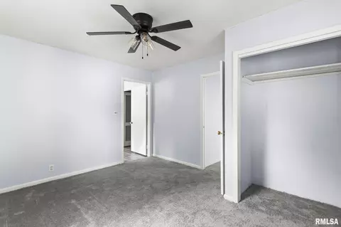 Bedroom - 2127 Grandview Ave, Springfield, IL 62702 photo 4 of 7